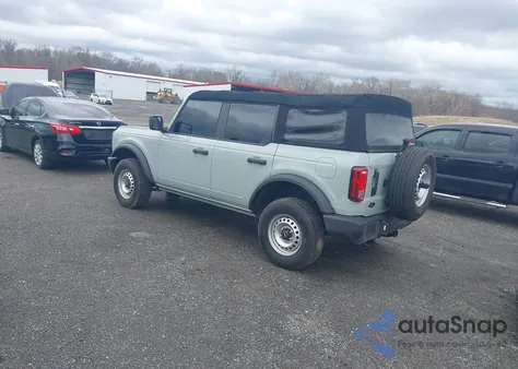 2022 Ford Bronco z USA, uszkodzony, nr VIN 1FMDE5BH9NLB39693